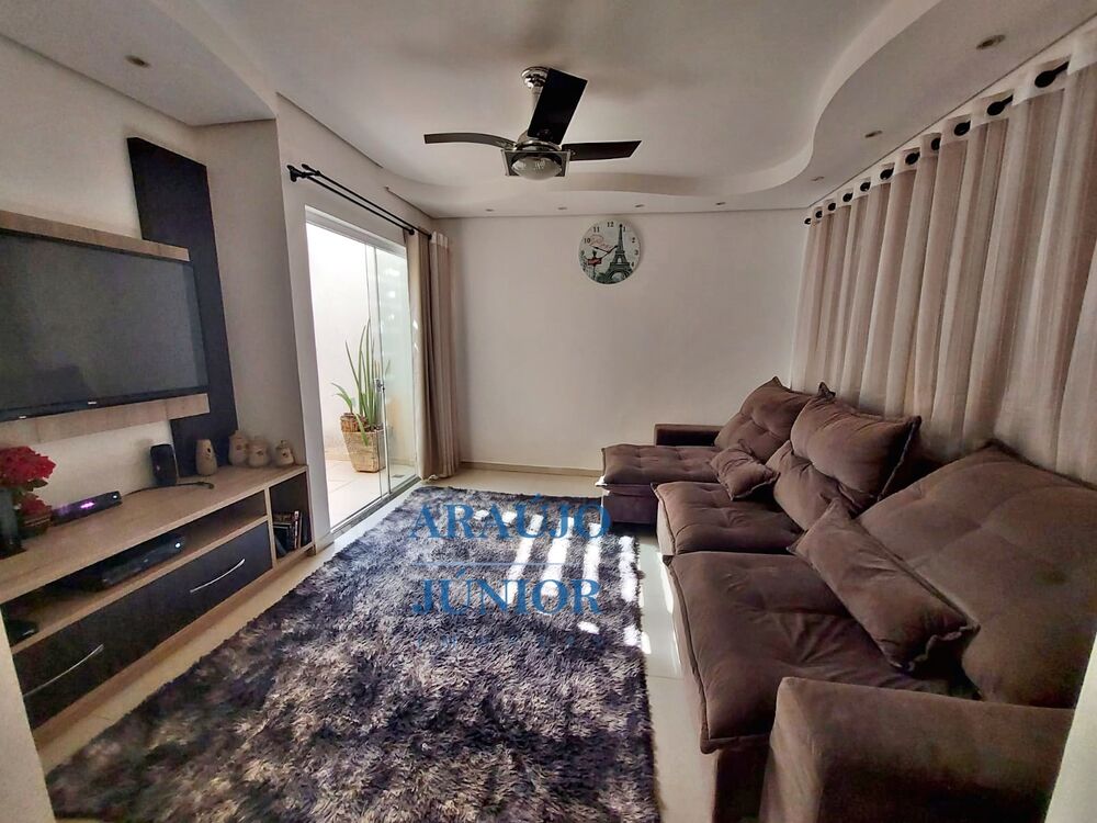 Casa, 3 quartos, 193 m² - Foto 1