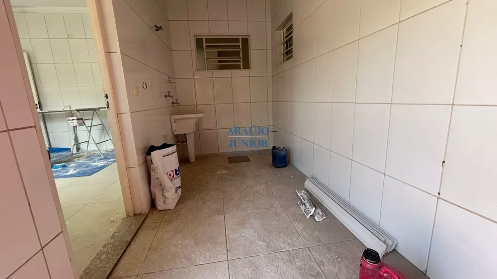 Casa à venda com 2 quartos, 130m² - Foto 3