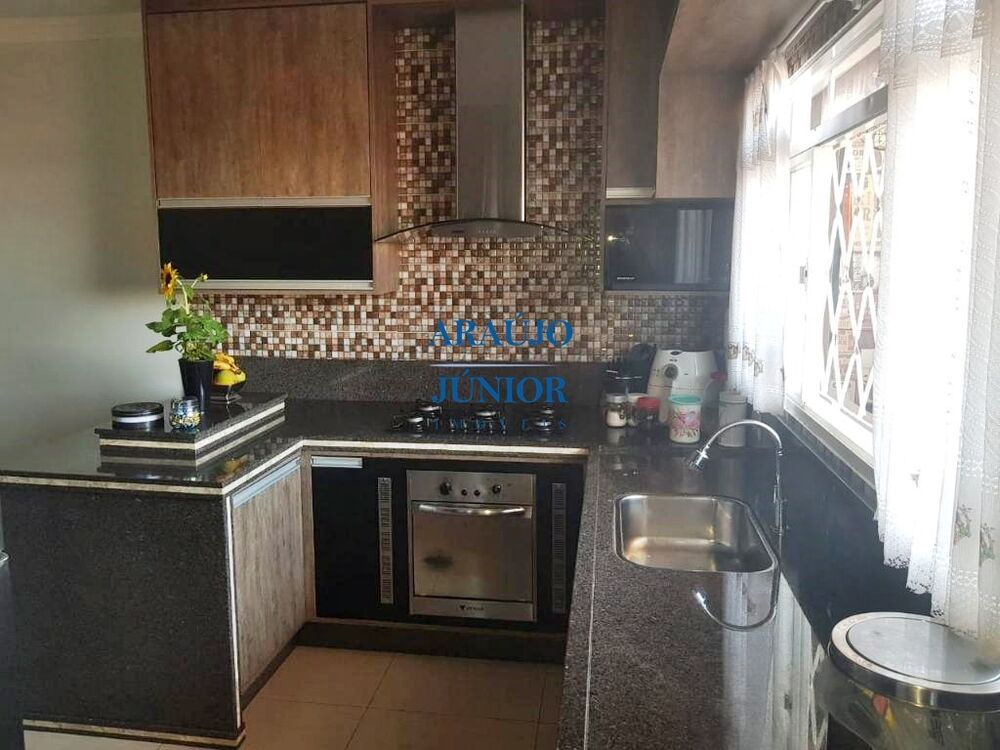 Casa, 3 quartos, 236 m² - Foto 3