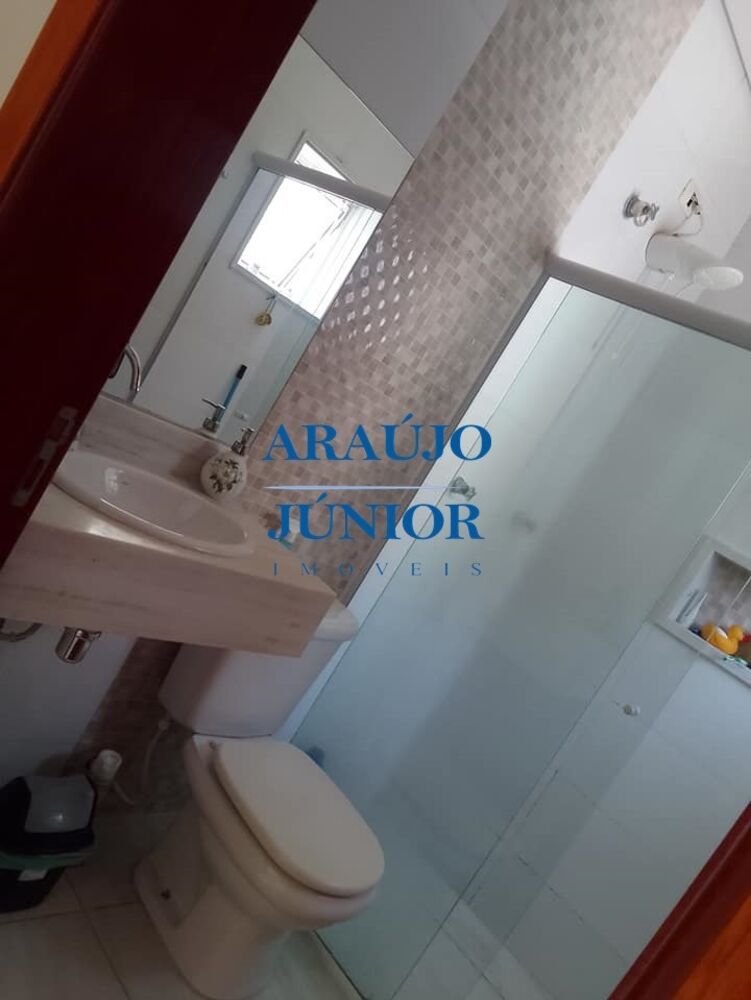 Casa à venda com 2 quartos, 71m² - Foto 4