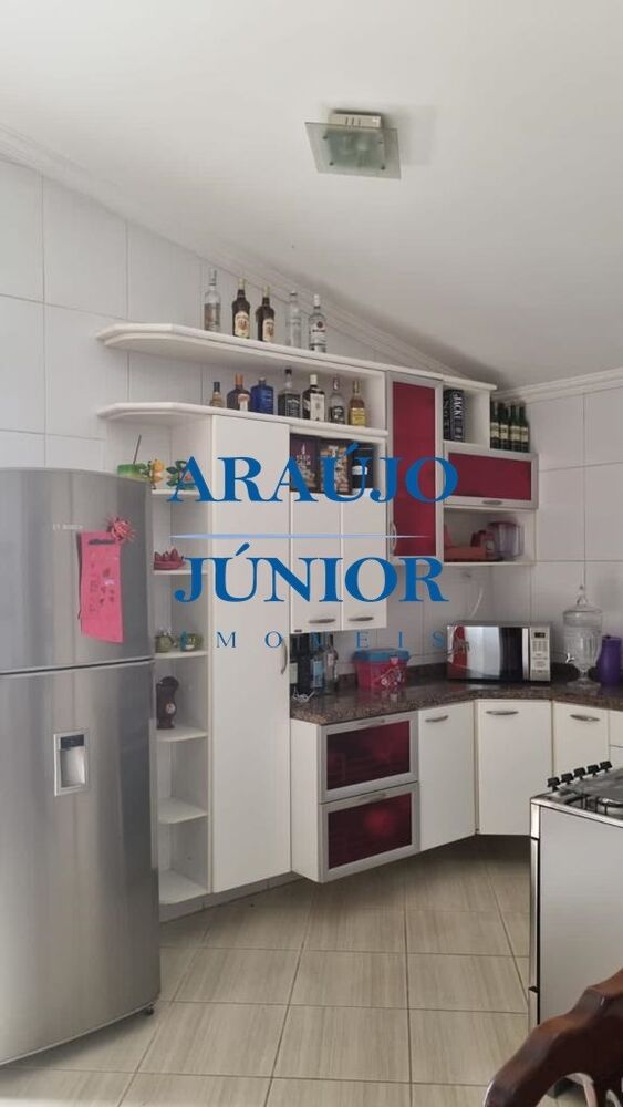 Casa à venda com 2 quartos, 100m² - Foto 8