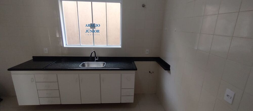 Casa à venda com 1 quarto, 55m² - Foto 3
