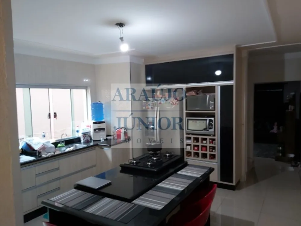 Casa, 5 quartos, 219 m² - Foto 2