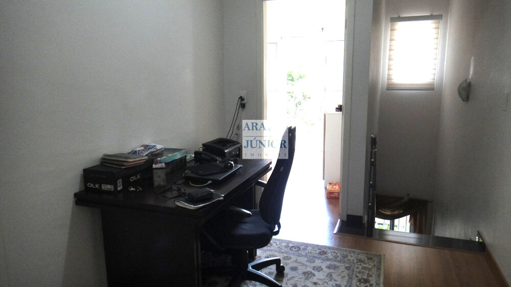 Casa à venda com 3 quartos, 186m² - Foto 4
