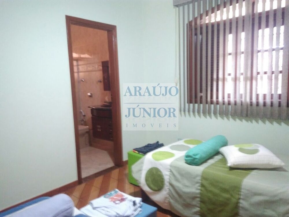 Casa à venda com 3 quartos, 211m² - Foto 16