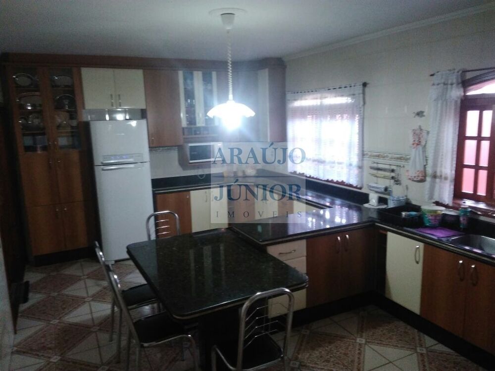 Casa à venda com 3 quartos, 211m² - Foto 24