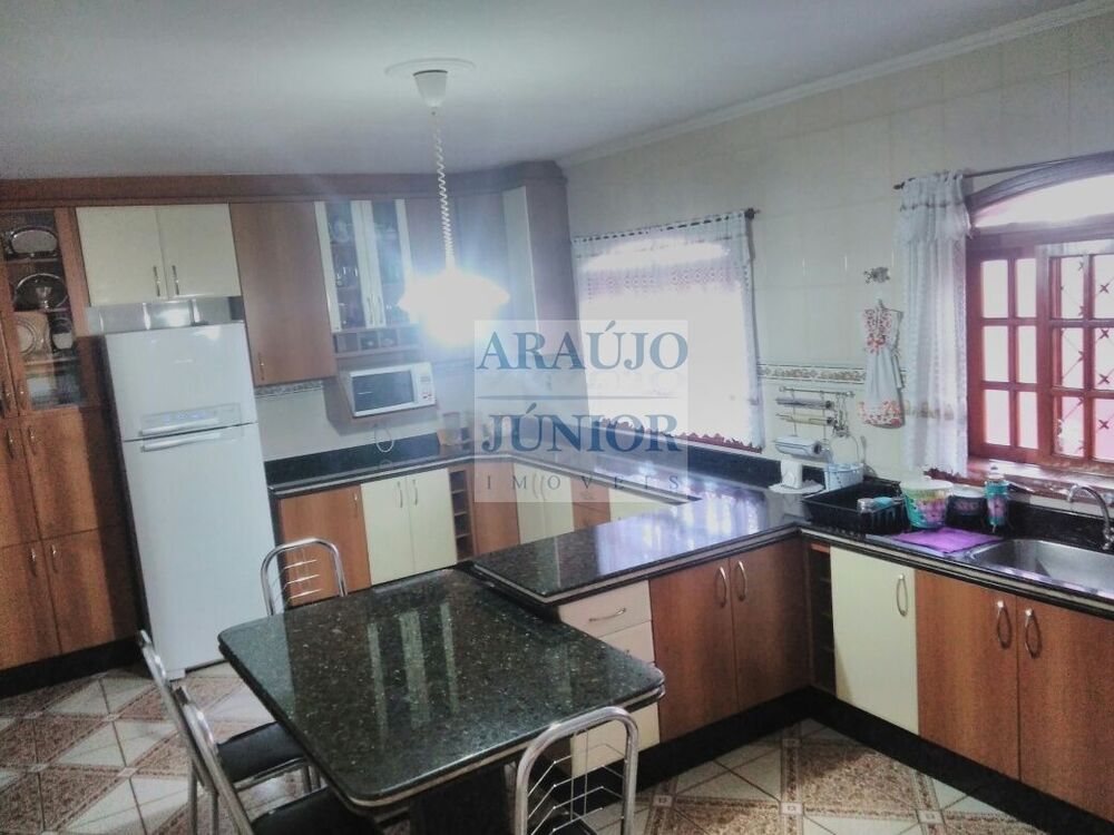 Casa à venda com 3 quartos, 211m² - Foto 25
