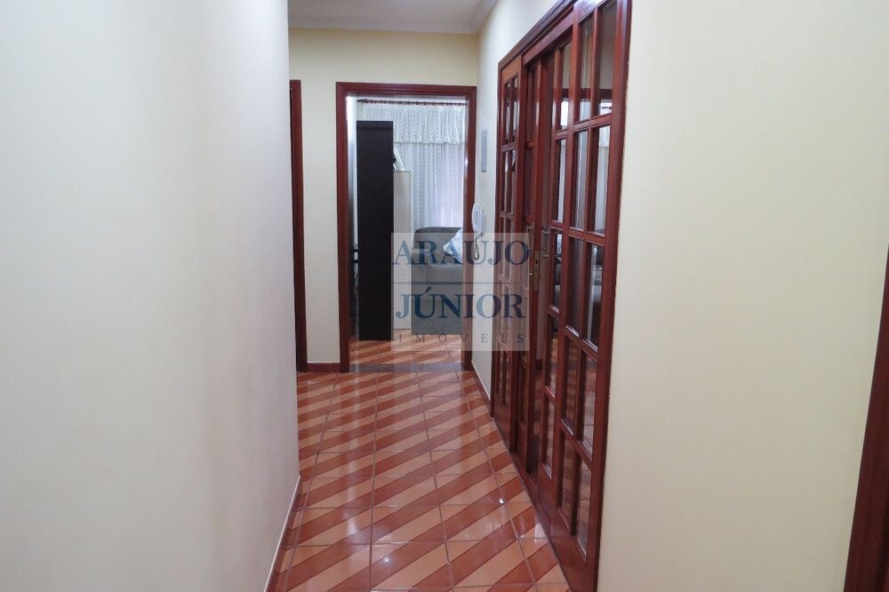 Casa à venda com 3 quartos, 211m² - Foto 10