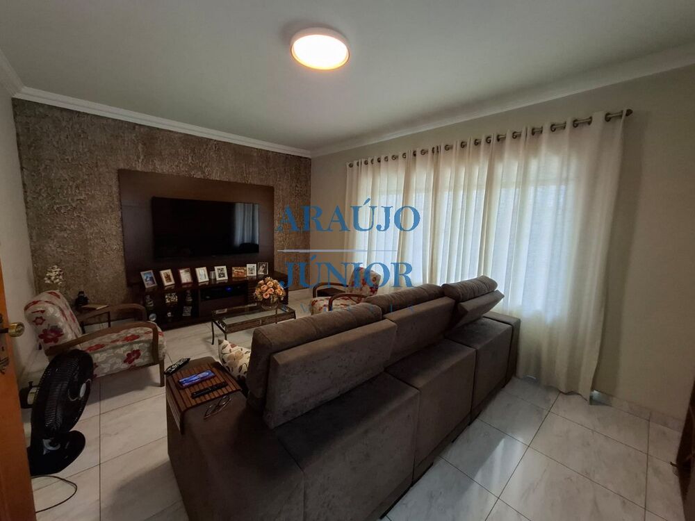 Casa, 3 quartos, 186 m² - Foto 2