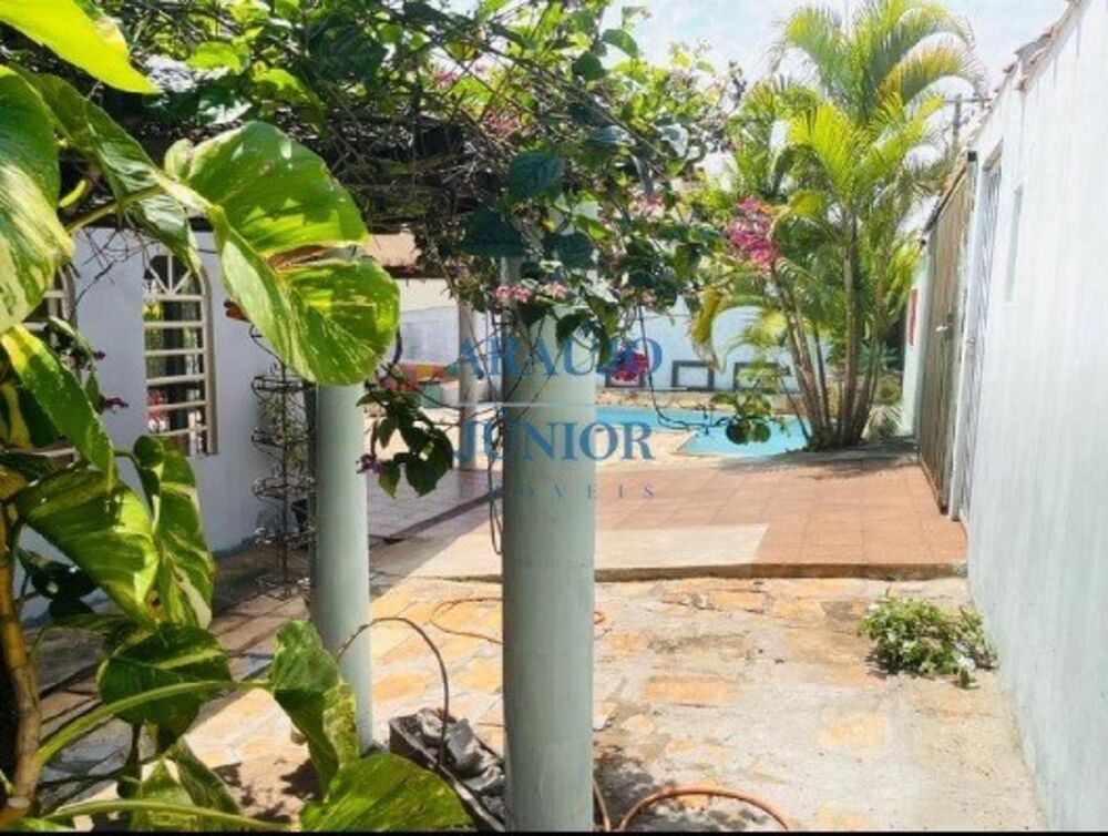 Chácara à venda com 4 quartos, 790m² - Foto 1