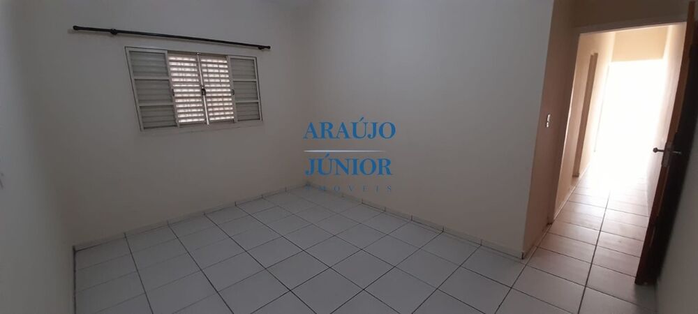 Casa para alugar com 2 quartos, 75m² - Foto 2