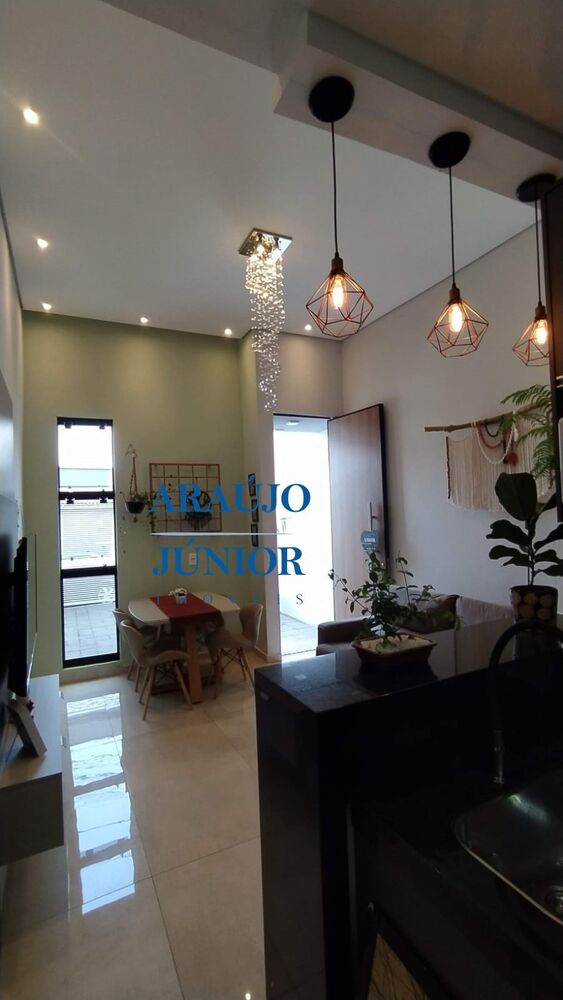 Casa à venda com 2 quartos, 68m² - Foto 2