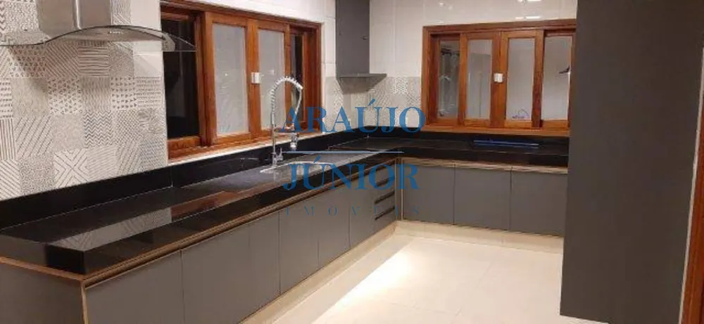 Casa, 3 quartos, 270 m² - Foto 28