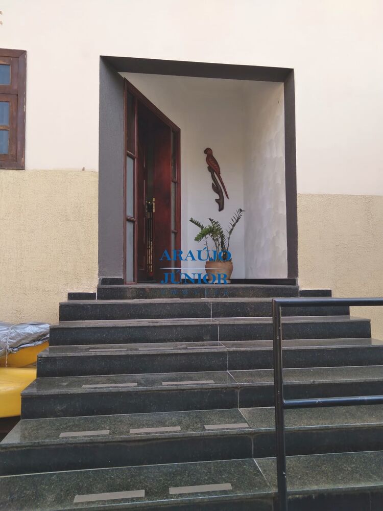 Casa à venda com 4 quartos, 341m² - Foto 4