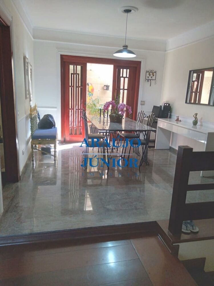 Casa à venda com 4 quartos, 341m² - Foto 14
