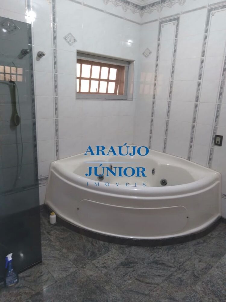 Casa à venda com 4 quartos, 341m² - Foto 7
