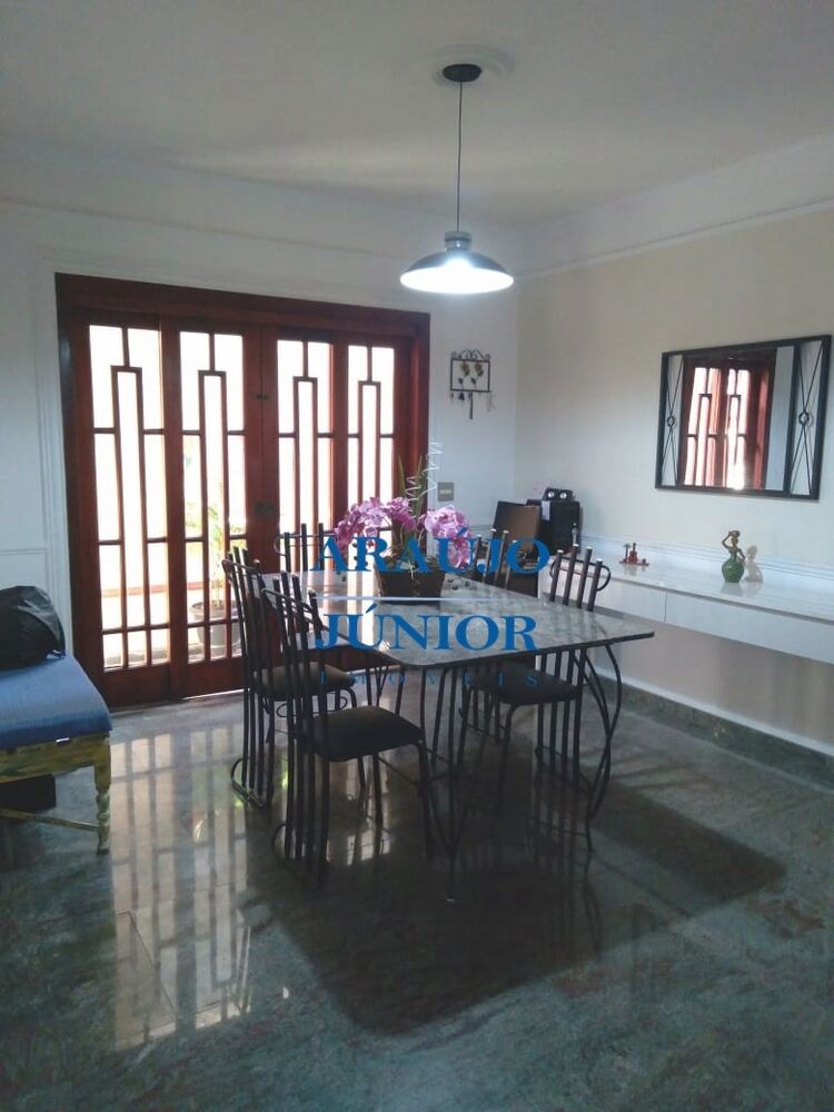 Casa à venda com 4 quartos, 341m² - Foto 32