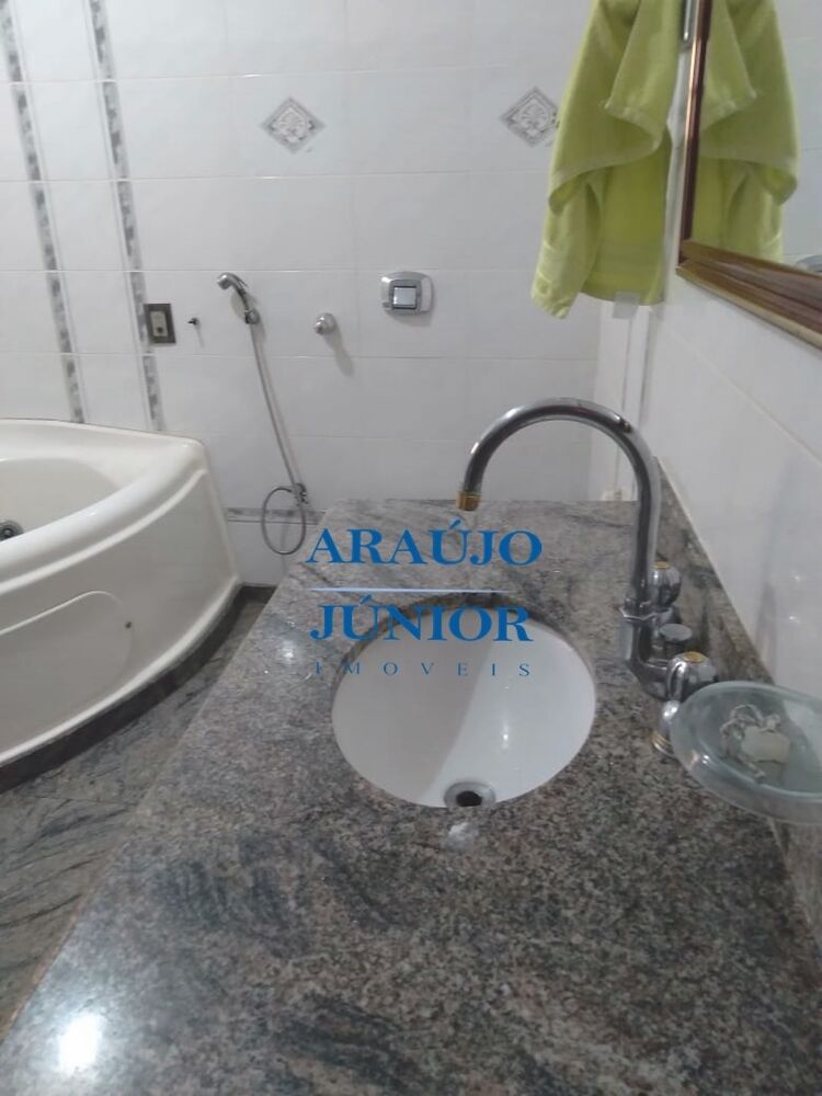 Casa à venda com 4 quartos, 341m² - Foto 8