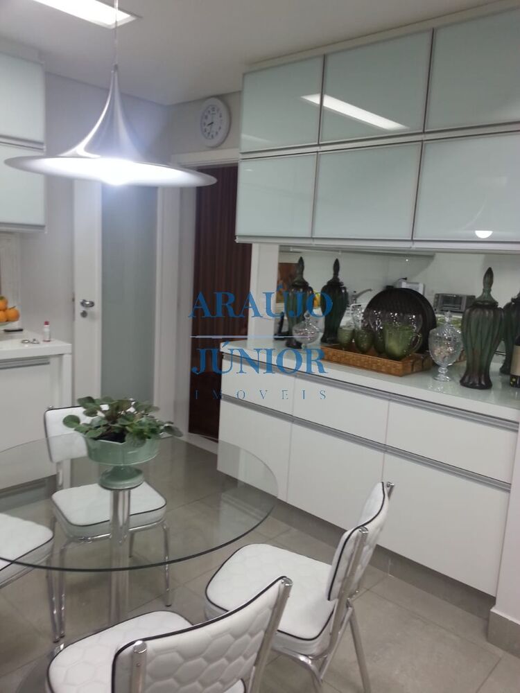 Apartamento, 3 quartos, 232 m² - Foto 2