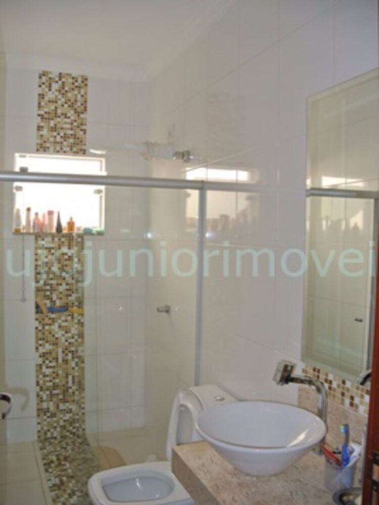 Casa à venda com 3 quartos, 220m² - Foto 6