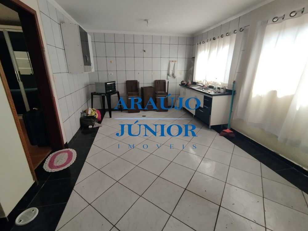 Casa à venda com 3 quartos, 100m² - Foto 2