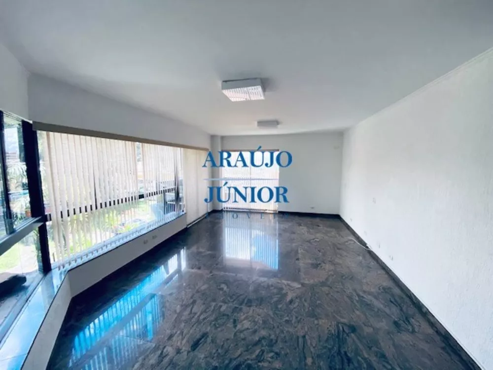 Apartamento à venda com 3 quartos, 220m² - Foto 1