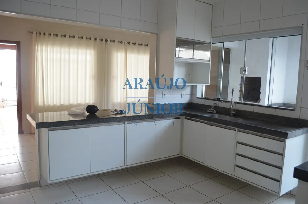Casa, 3 quartos, 117 m² - Foto 1