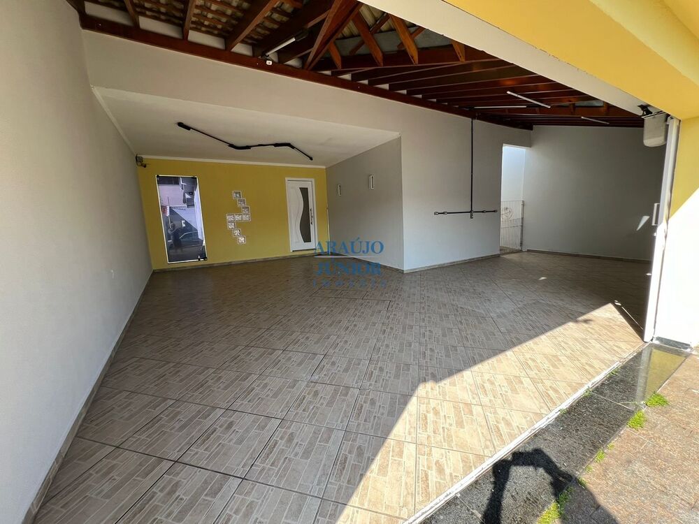 Casa à venda com 3 quartos, 185m² - Foto 2