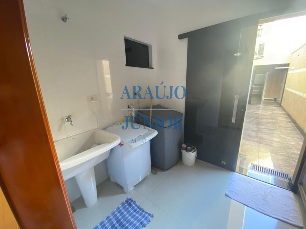 Casa, 2 quartos, 178 m² - Foto 1
