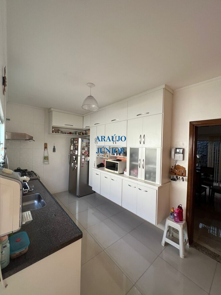 Casa à venda com 3 quartos, 213m² - Foto 31