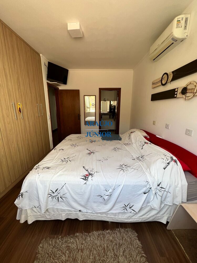 Casa à venda com 3 quartos, 213m² - Foto 9