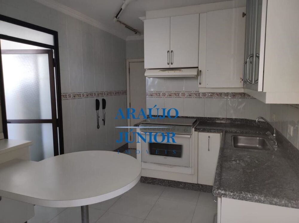 Apartamento à venda com 3 quartos, 161m² - Foto 6