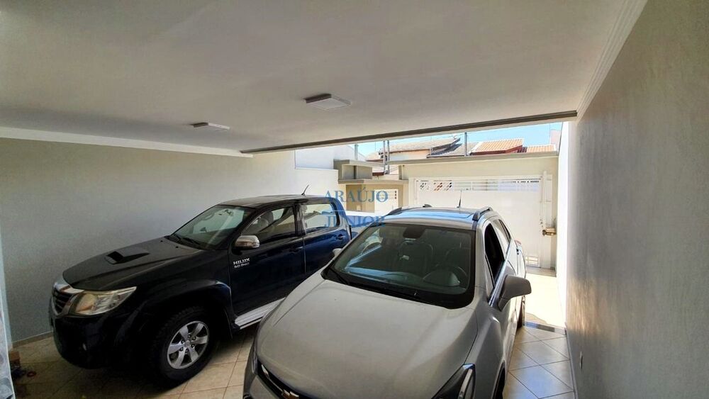 Casa à venda com 3 quartos, 240m² - Foto 4