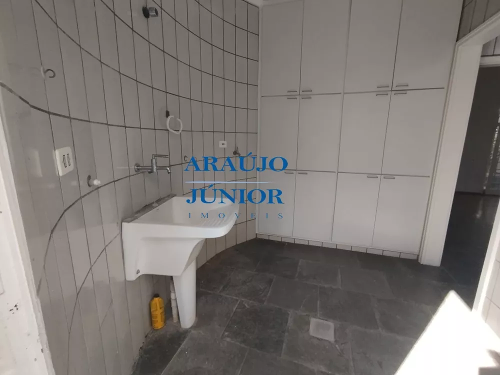 Casa, 3 quartos, 221 m² - Foto 2