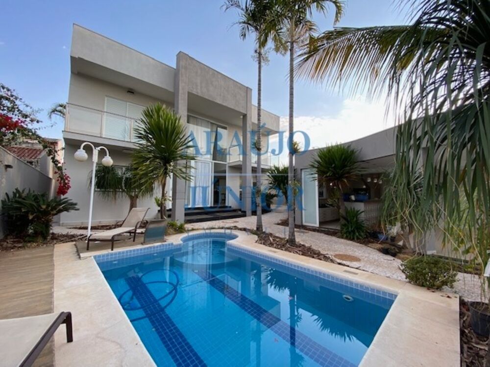Casa, 3 quartos, 316 m² - Foto 1