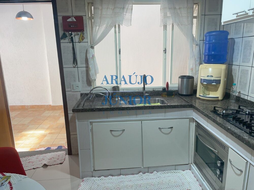 Casa à venda com 3 quartos, 170m² - Foto 3