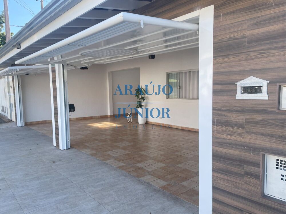 Casa à venda com 3 quartos, 170m² - Foto 1
