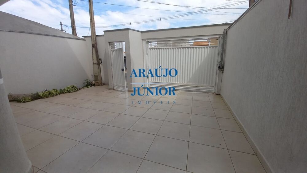 Casa à venda com 3 quartos, 150m² - Foto 2