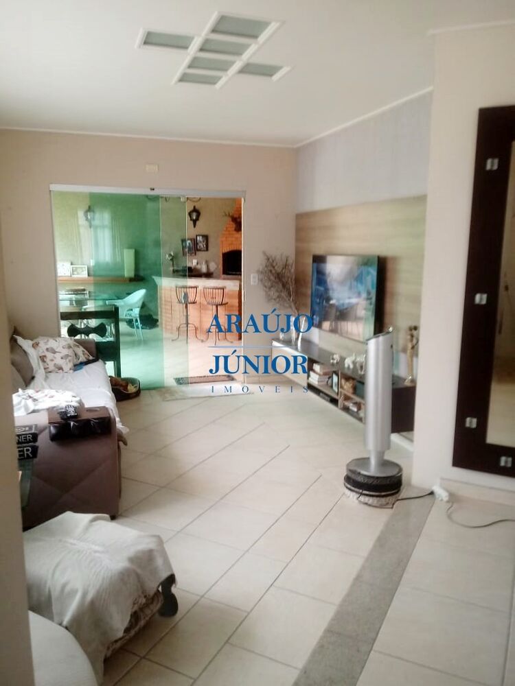 Casa à venda e aluguel com 3 quartos, 311m² - Foto 7