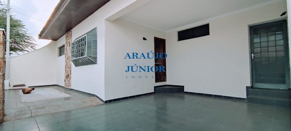 Casa à venda com 3 quartos, 130m² - Foto 1