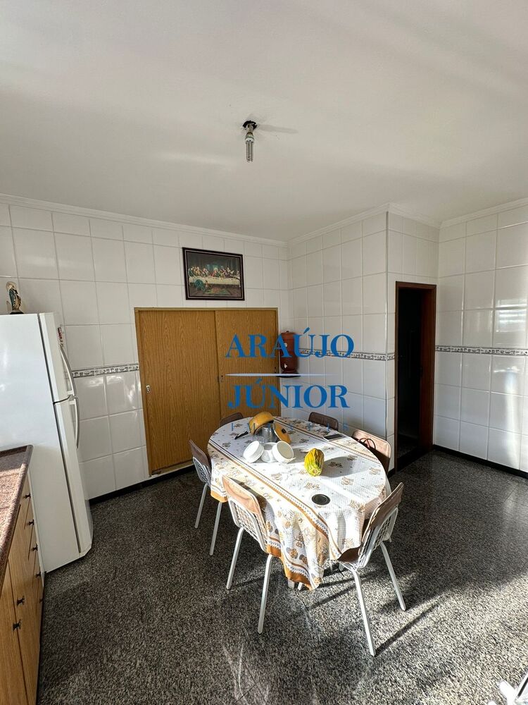 Casa, 3 quartos, 164 m² - Foto 1