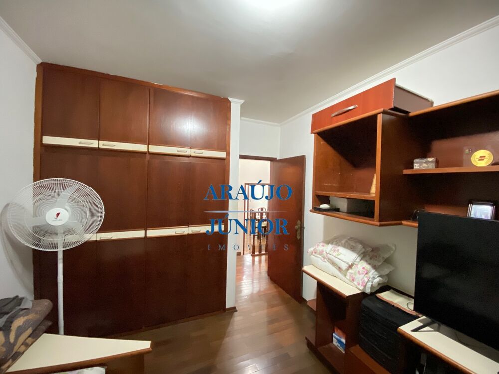 Casa, 3 quartos, 164 m² - Foto 2