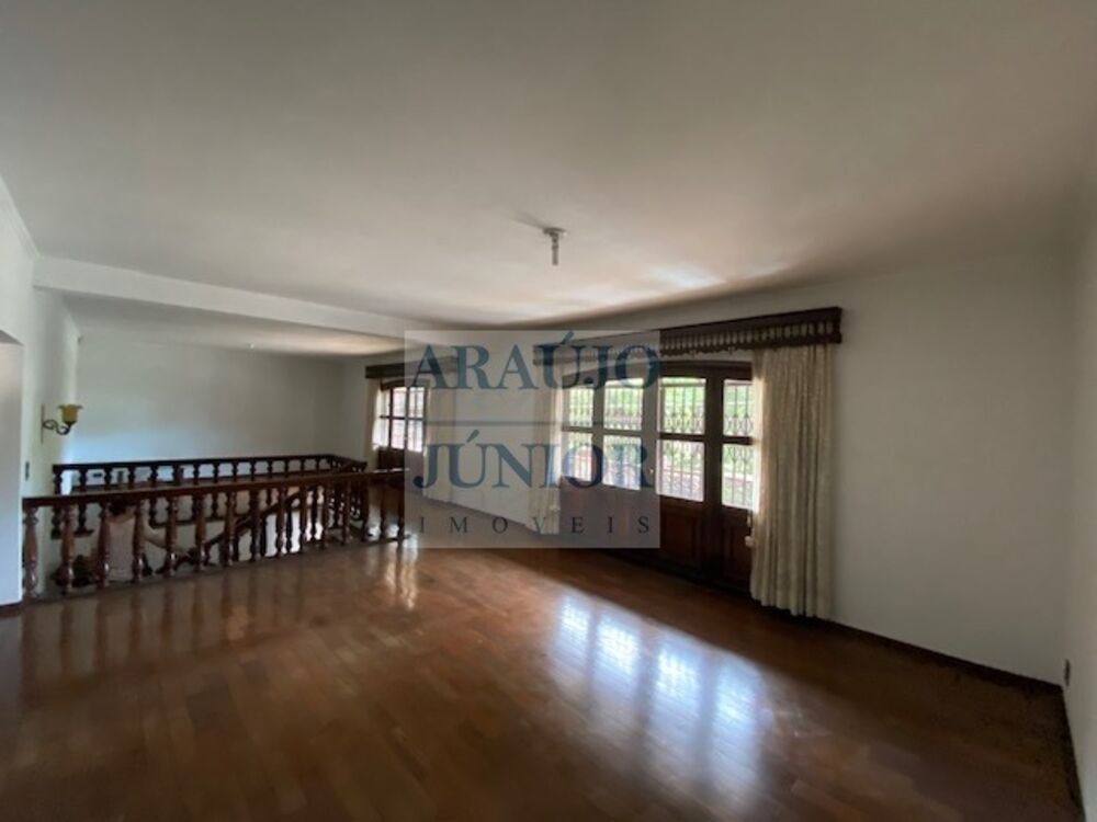 Prédio Inteiro para alugar com 3 quartos, 307m² - Foto 1