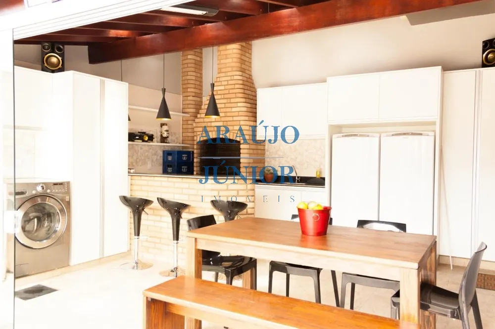 Casa, 3 quartos, 266 m² - Foto 1