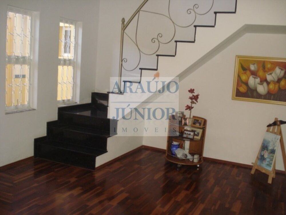Casa, 3 quartos, 220 m² - Foto 1