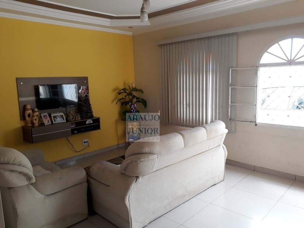 Casa, 3 quartos, 250 m² - Foto 1