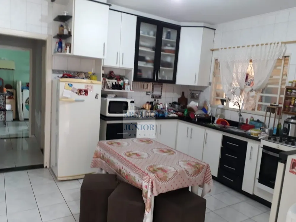 Casa, 3 quartos, 250 m² - Foto 2