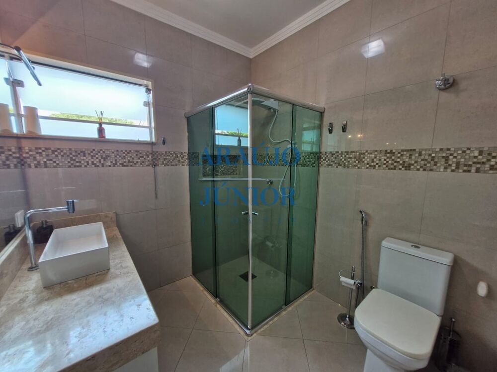 Casa à venda com 3 quartos, 202m² - Foto 3