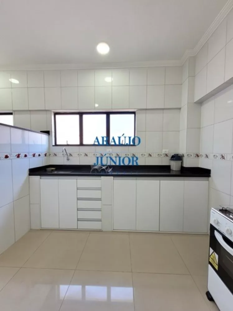 Apartamento à venda com 3 quartos, 131m² - Foto 3