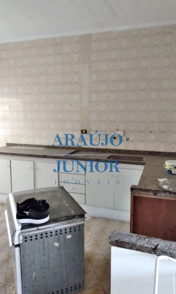 Casa, 5 quartos, 168 m² - Foto 2